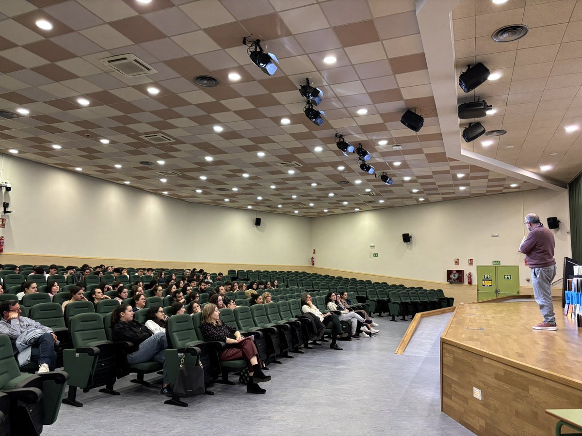 “He aprendido que lo que el instinto percibía ayer y el corazón siente hoy… la cabeza, lo comprenderá mañana” (Lorenzo Hernández Pallarés, <a href="/Cuentoterapeuta/">Lorenzo Hernandez P</a>)

Emotiva sesión de cuentoterapia en <a href="/EducacionUm/">Facultad Educación UM</a>, en el marco de <a href="/compasproyecto/">Proyecto COMPAS</a> de la <a href="/UMU/">Universidad Murcia</a> 
<a href="/eabadcorpa/">Eva Abad Corpa</a>