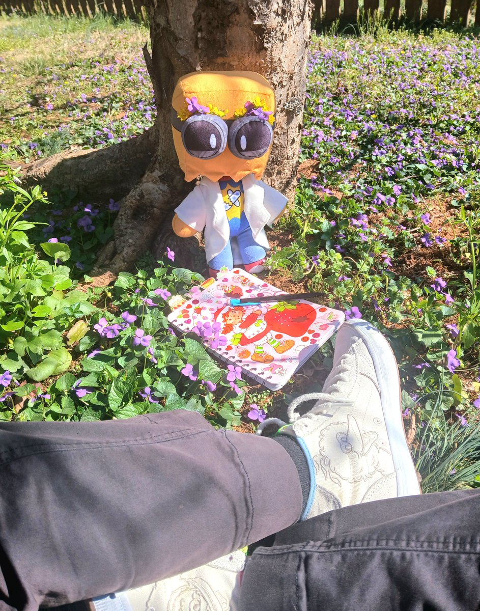 "Selfshippers need to touch grass"? 

Literally on a date rn,,in the grass,,in the sunshine,,in the flowers,,,having a LOVELY time drawing with my beloved