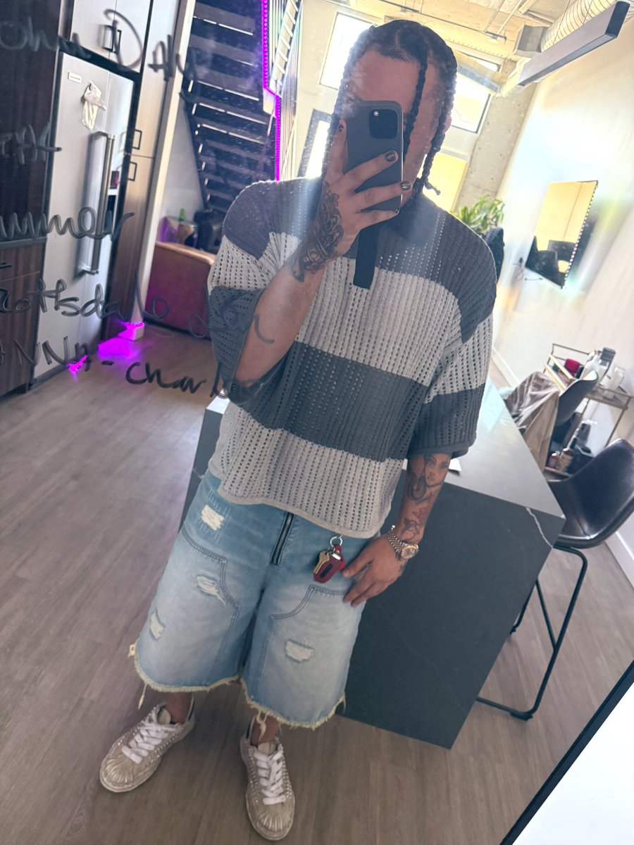 S/S 25 LXCNCLO

Cable knit rugby shirt + repaired denim double knee shorts