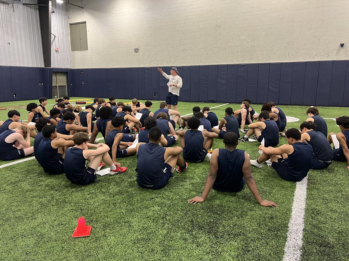Centennial Titan Football Recruiting (@cen10titansfb) on Twitter photo LifeSkills Wednesday Presented by Coach <a href="/travis_maner/">Coach Maner</a>. Lesson over how can you get ready to Self Manage and set Goals in life! #LifeLessonWed 🔴 #TitanNation 🔵 LifeSkills Wednesday Presented by Coach <a href="/travis_maner/">Coach Maner</a>. Lesson over how can you get ready to Self Manage and set Goals in life! #LifeLessonWed 🔴 #TitanNation 🔵