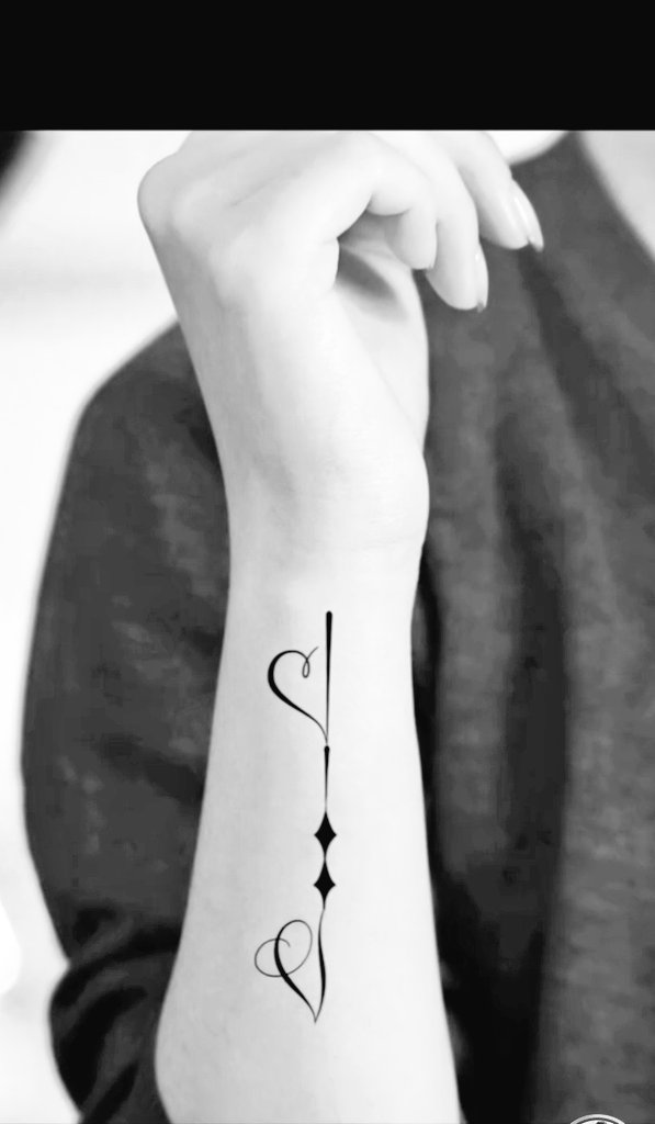 إللهي
أذهب البأس عنها
اشفها وأنت الشافي
شفاء لا يغادر سقماً
إللهي
إني أسألك من عظيم لطفك
وكرمك
أن تشفيها وتمدها بالصحة
يَ رب هذه غالية قلبي
أنت تعرف مَ الذي يُسعدها 
فأسعدها يَ رب
حقق جميع أمنياتها
اللهي
وأحيي العافية في بدنها
ولاتحرمني إياها

#ليلة_القدر