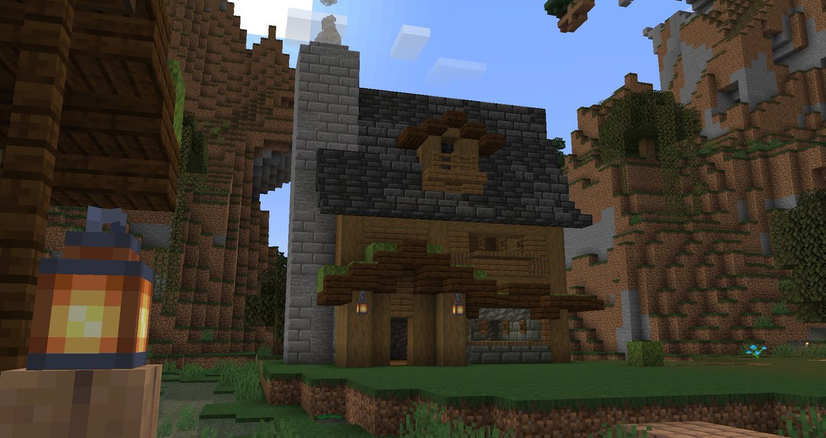 It's been such a long time since I've built anything in Minecraft. Free-handing this was such a fun experience! It's small but it's so cute!