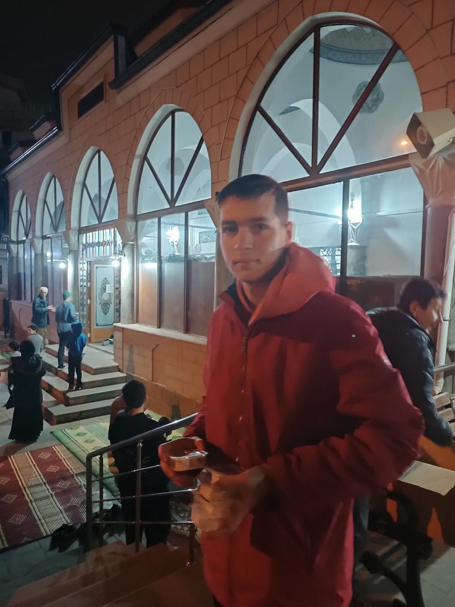 Yenimahalle Gençlik Kolları olarak, İlçe başkanlığımızla birlikte, Mübarek Kadir Gecesi vesilesiyle lokum dağıtımında bulunduk. Tüm İslam aleminin Kadir Gecesi mübarek olsun.☀️🇹🇷

<a href="/Aslnmhmt/">Mehmet Aslan 🇹🇷</a> 
<a href="/caylak_dogan/">Doğan ÇAYLAK</a> 
<a href="/SevgiYALAV06/">Sevgi YALAV</a> 
<a href="/mkaangunay/">Mustafa Kaan Günay 🇹🇷</a> 
<a href="/huseyinozdw/">Hüseyin</a>