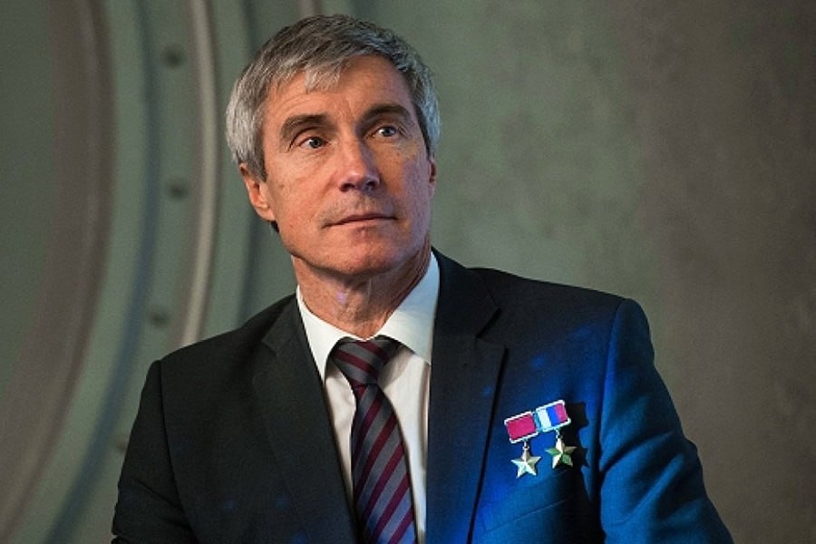 Txifliti's tweet photo. Sergei Krikalev (#SoyuzTM7, #SoyuzTM12/ #SoyuzTM13, #STS60, #STS88, #SoyuzTM31/ #STS102, #SoyuzTMA6) ofizialki izendatu dute Roscosmos-eko Zuzendari Nagusi Ondoko, hegaldi tripulatu eta automatizatuetarako.
#Espazioa https://t.co/aeLIUmR6VW