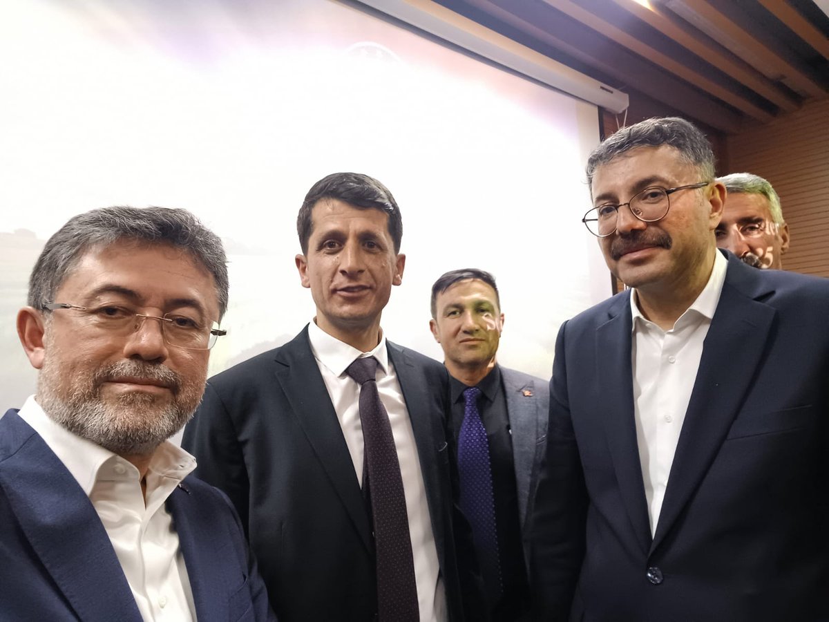 Bir dizi çalışmalar için ilimize gelen <a href="/TCTarim/">T.C. Tarım ve Orman Bakanlığı</a> Sn. <a href="/ibrahimyumakli/">İbrahim Yumaklı</a> ile toplantımızı gerçekleştirdik.