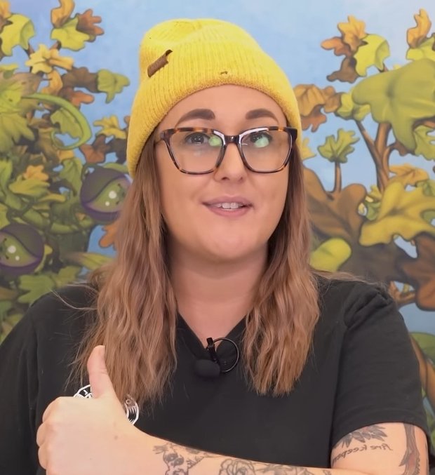 LingingNews's tweet photo. Monster-Handler Jenn explains in the new MSM Live why they've been uploading official full songs in the MSM YouTube channel:

"We want to leave MPG in the cold streets of Great Britain without a job" https://t.co/PPZZZ89g2q