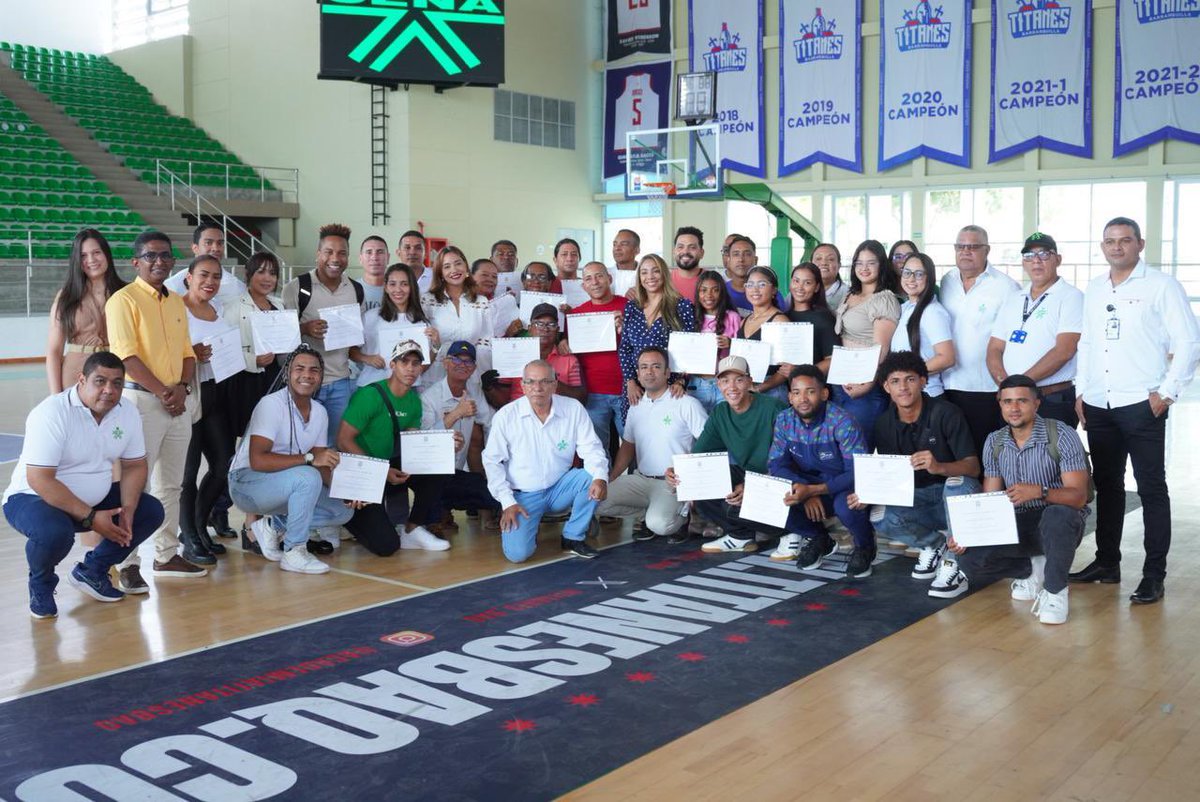 Jackierojass11's tweet photo. Estoy muy feliz de haber participado en la  certificación de 23 entrenadores deportivos por competencias laborales, validando los conocimientos que han adquirido a lo largo de su vida 🏋️💪🏽

Soñamos con certificar muchos más. Atentos a mis redes 😍 https://t.co/sGEY63dnnw