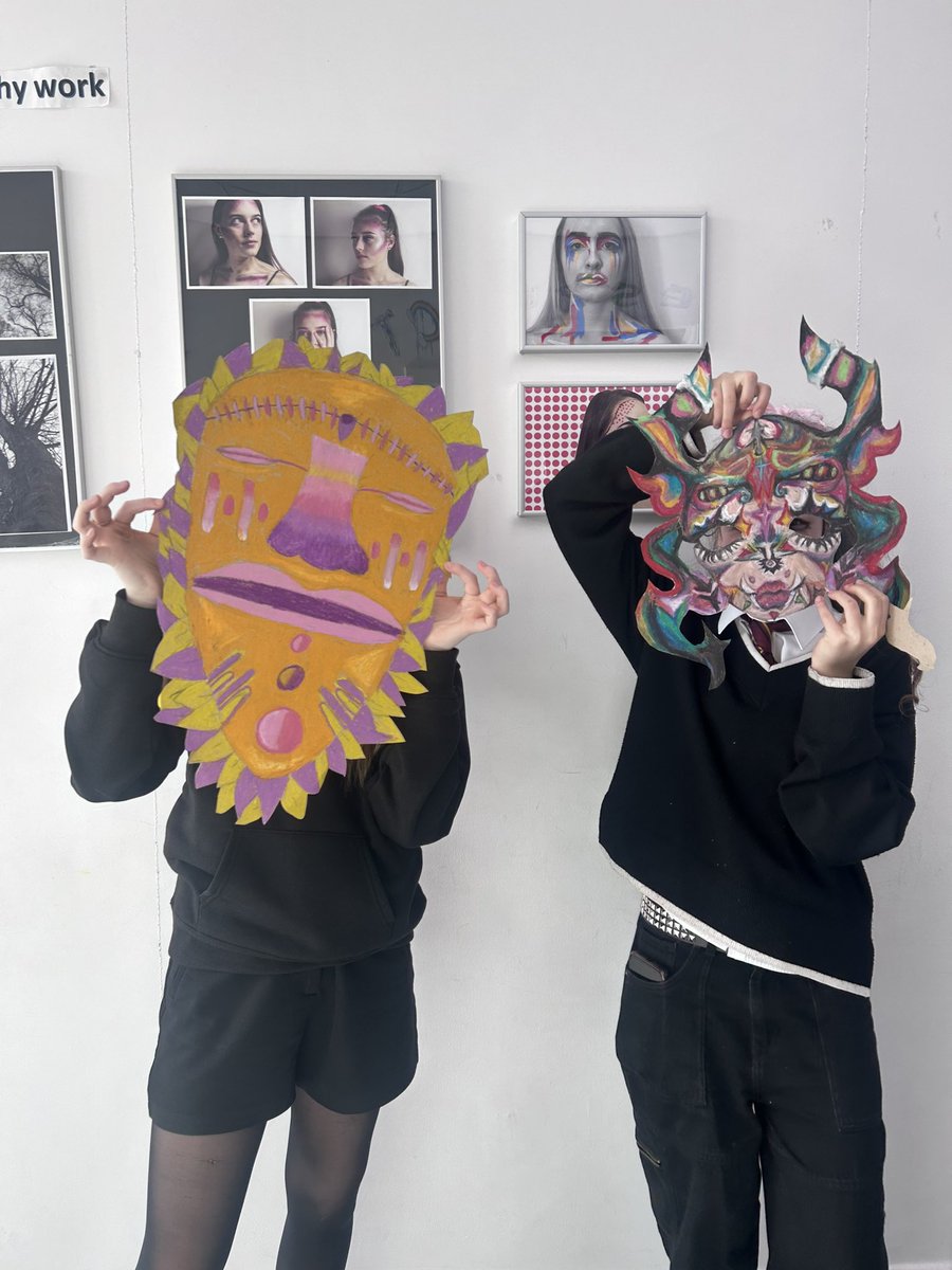 So proud of 1N for finishing their final African masks today before the Easter holiday. Well done Rebecca and Olena!! Looking Fabulous 🎭⭐️🎨 - Miss Cairns <a href="/harrisacdundee/">Harris Academy</a>
