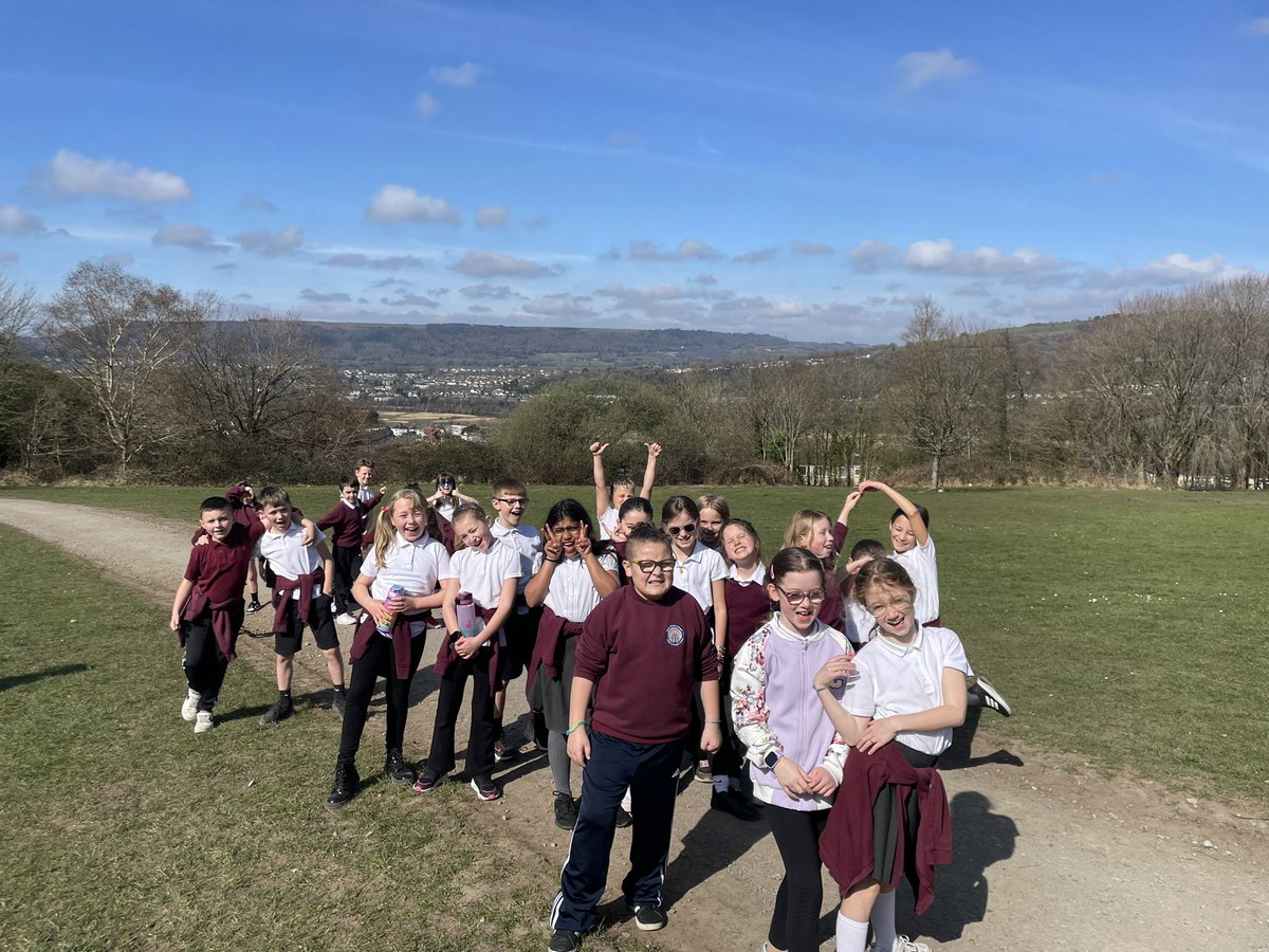 Year 4 Cadair Idris enjoyed this week’s Walking Wednesdays visit to Gnoll Park ☀️ 🍃