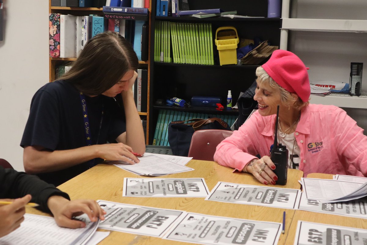 gstarschoolarts's tweet image. Need help with English class or preparing for the SAT?  Come see Ms. Atchinson on Wednesdays or Fridays afterschool from 3PM-6PM! 📚⭐️

#GStar #GStarSchoolOfTheArts #SATPrep #Tutoring #ArtSchool #ArtStudents