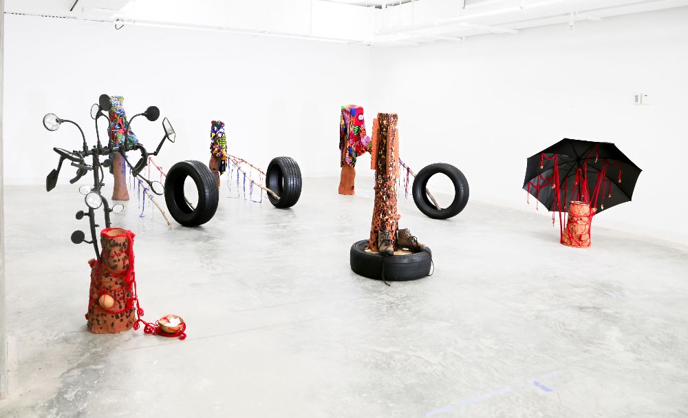 Thevokofficial's tweet photo. 📍📍JUST IN📍📍

Eugene Ofori Agyei, a KNUST alumnus, makes history at the University of Florida 🇺🇸 with his artistic works. He has won the Carlos Malamud Prize and fellowships from NCECA and Artaxis totaling $10,000 for his impressive sculptures.♥️⭐

This is KNUST ⭐🧠🧠 https://t.co/kSYguR13Lr