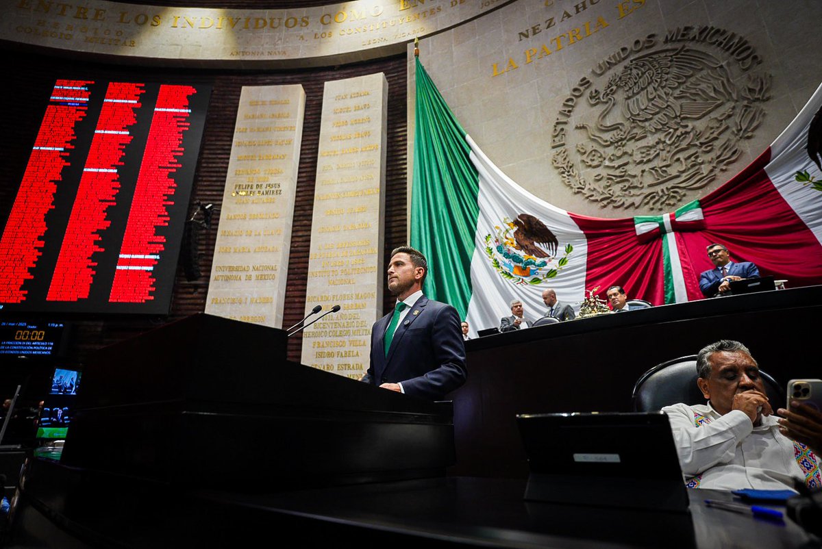 TonyGaliLopez's tweet photo. El día de hoy presentamos una iniciativa que propone reformar el artículo 116 de la Constitución para que todas las entidades federativas cuenten con Procuradurías de Protección al Ambiente. 

Esta iniciativa responde a un compromiso de campaña y fortalece el enfoque verde del gobierno de
la Presidenta @Claudiashein.

¡Por un México más verde!