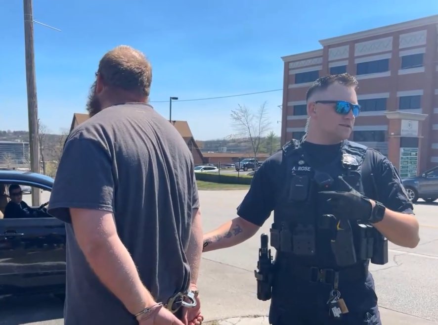 Alex Rosen, pedo hunter from @iFightForKids, was arrested after a crass ...