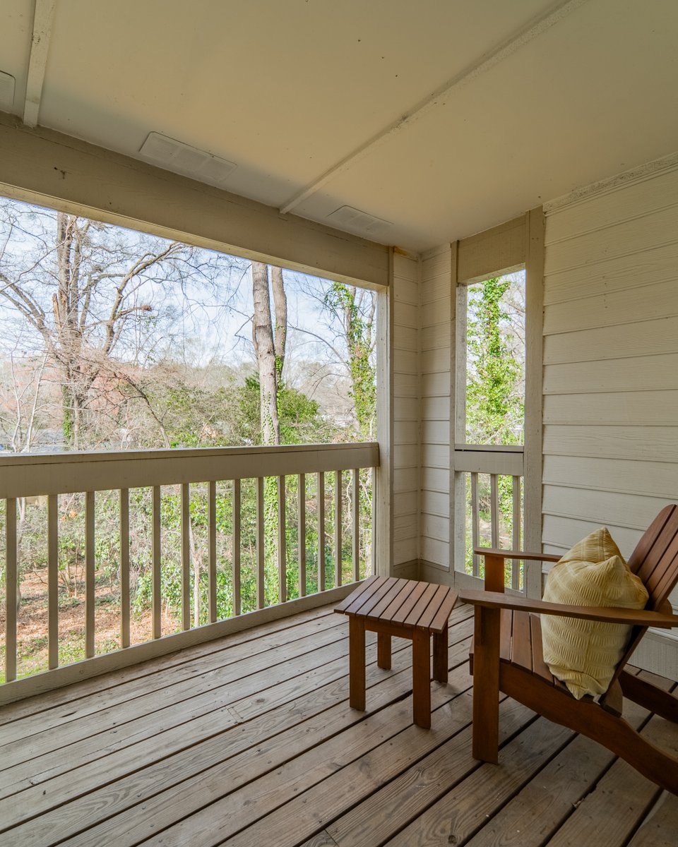 Just Listed! 🏡
📍1001 Churchill Downs Court #A Charlotte, NC 28211

Welcome to this beautiful, completely renovated condominium nestled between Cotswold and Oakhurst neighborhoods!

1 Bed | 1 Bath | 672 SqFt

Contact Beverly Eller at beverly@dickensmitchener.com to learn more!