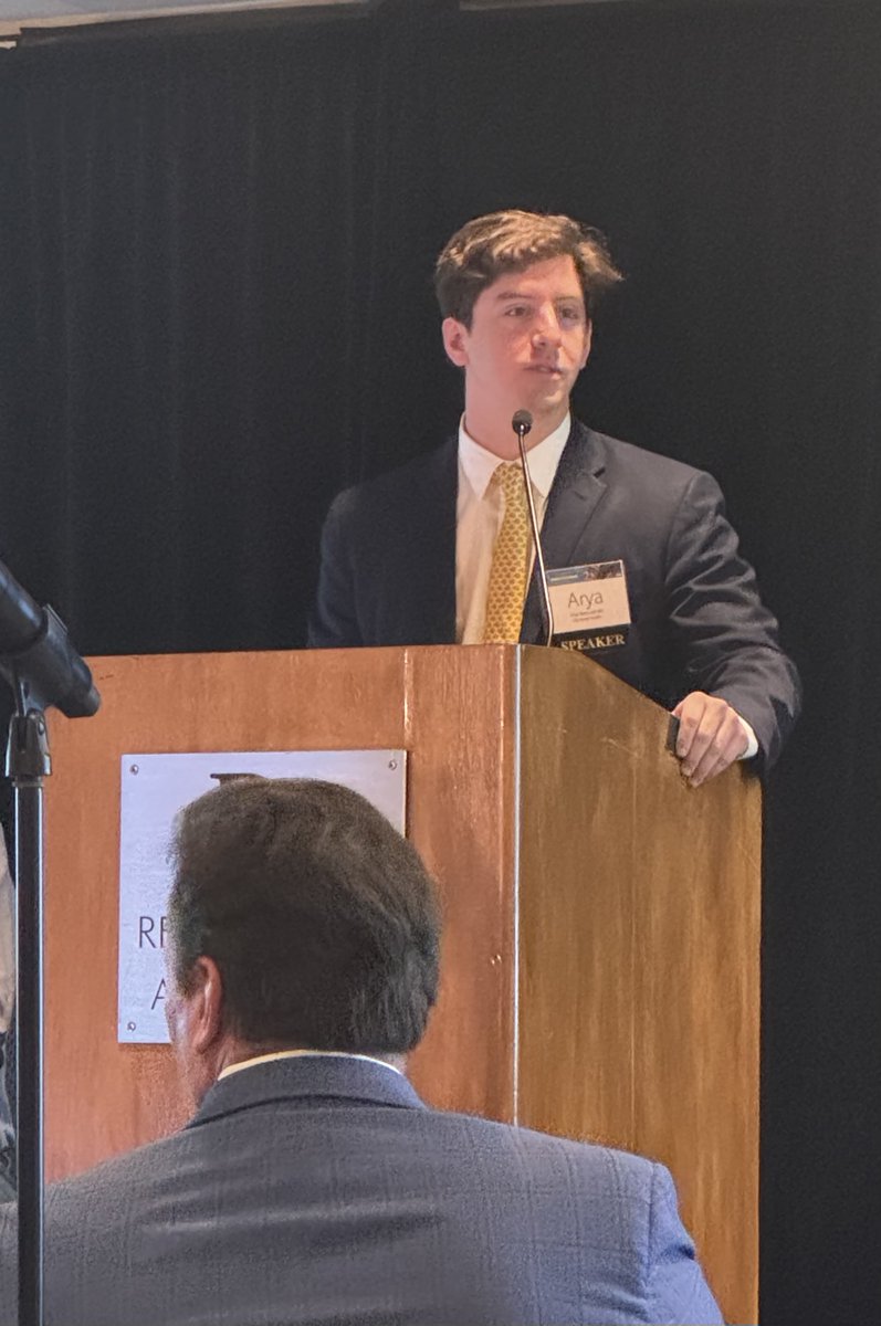 Congratulations to our very own Pain Medicine fellow, Dr. Arya Bekhradi, for winning Best Podium Presentation at the Louisiana Society of Anesthesiologists Annual Meeting! Well done, Dr. Bekhradi, we’re proud to have you representing Ochsner! #OchsnerHealth #LSA2025