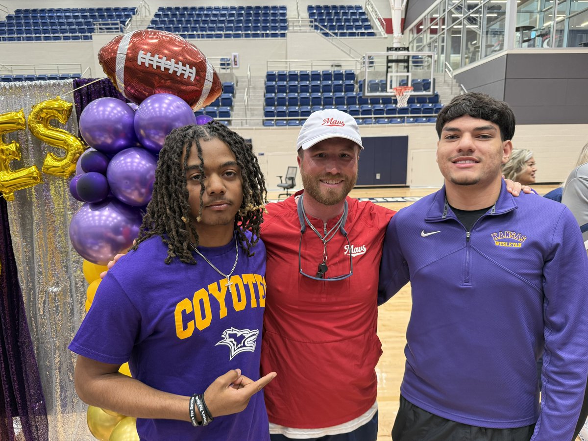 Coach Nielsen (@nielsencoach) on Twitter photo Proud of these two studs! <a href="/J_Thomas_13/">Jaleel Thomas</a> <a href="/romenpeel/">romen peel</a>
Both going on to the next level and did it the RIGHT way! Examples of work ethic and character!
#MavsOnTop 🤙 Proud of these two studs! <a href="/J_Thomas_13/">Jaleel Thomas</a> <a href="/romenpeel/">romen peel</a>
Both going on to the next level and did it the RIGHT way! Examples of work ethic and character!
#MavsOnTop 🤙