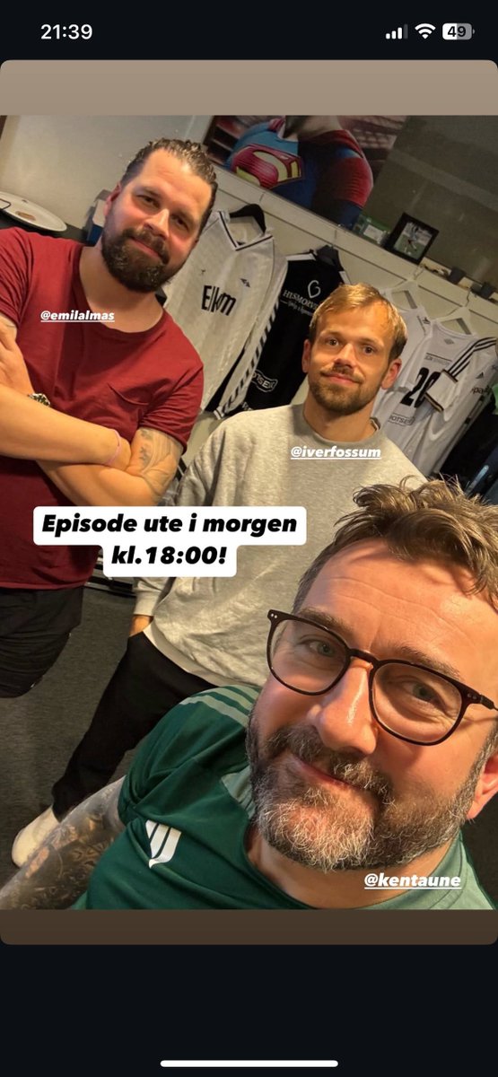 God fotballprat med Iver Fossum i kveld! For en gjennomført trivelig gut! Virkelig brukbar fotballspiller også😎 Se/hør den på Nidaros.no, nå! Kommer også ut på din foretrukne podcastplattform i morgen kveld! <a href="/rotsekk/">Rotsekk - En podcast i sort-hvit</a> <a href="/RBKfotball/">Rosenborg Ballklub</a>