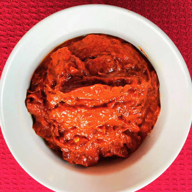 theyogchakra's tweet photo. Spice up your meals with this homemade harissa paste !  Bold, smoky, and packed with flavor—perfect for marinades, dips, and more.

https://t.co/X6xy4b7EMf

#Cooking #Food #MediterraneanDietRecipes https://t.co/cZA8xaD1Mh
