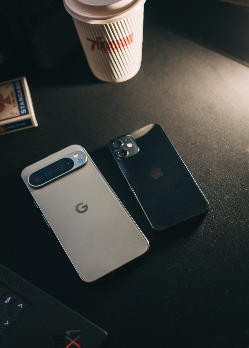 SamuelLoera8's tweet photo. Team Pixel or Team iPhone? https://t.co/M17zkiPRH9
