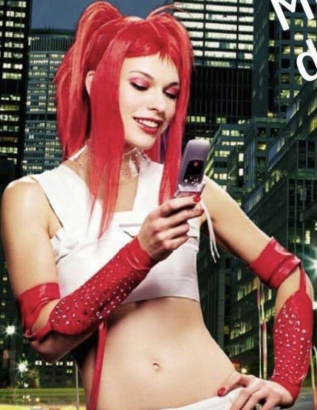 TheCinesthetic's tweet photo. Milla Jovovich ad for ‘Vodafone Live!’ (2002) https://t.co/45YkZpqkUW