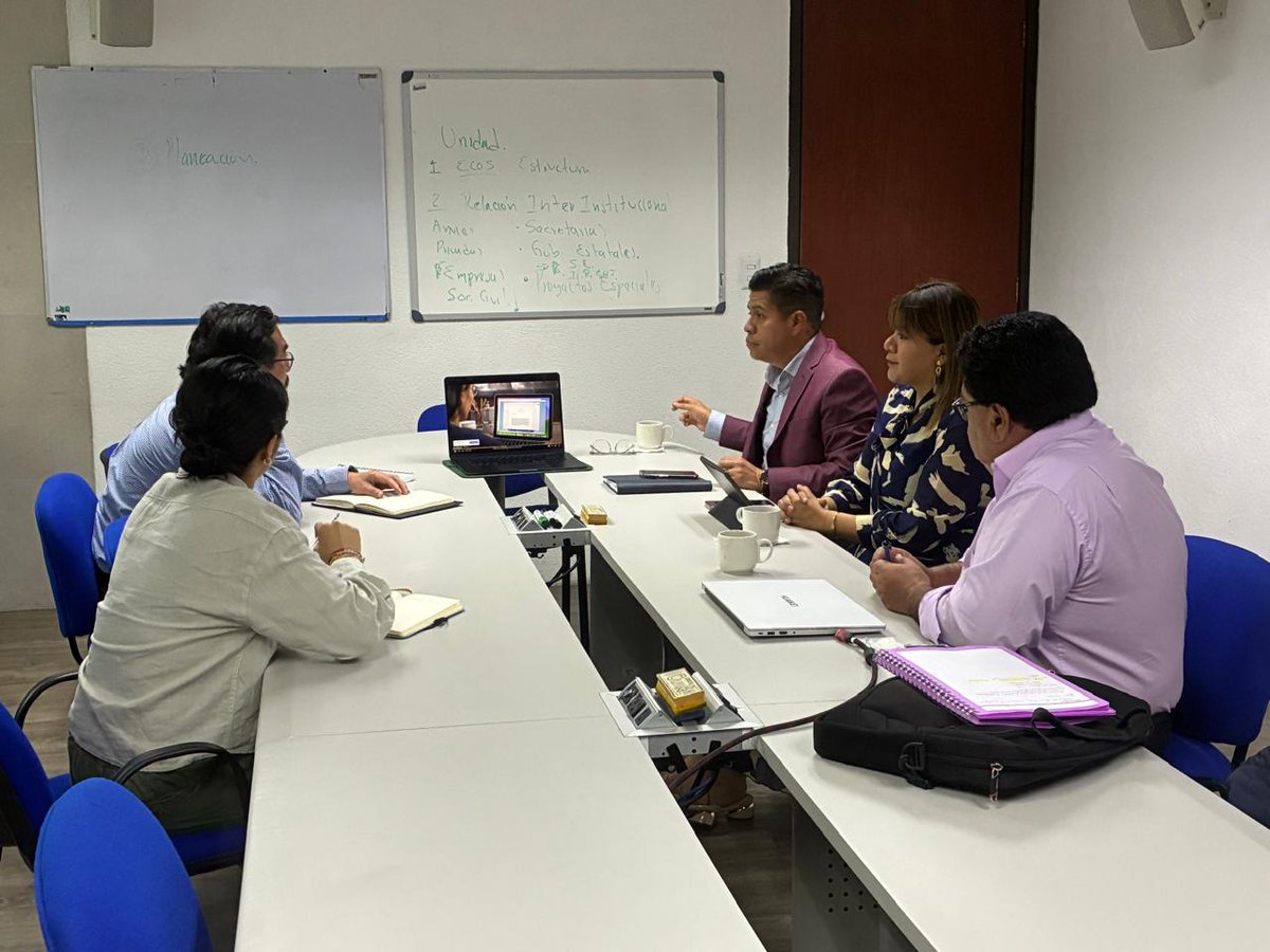 Nuestro Coordinador General, Alejandro Franco Segura, y la Secretaria Técnica de la Unidad de Planeación y Prospectiva Hidalgo, Dulce Amara Cano, se reunieron con el Mtro. Arturo Chávez López, titular de la Unidad de Políticas Transversales de la Secretaría de Ciencia. 🤝
