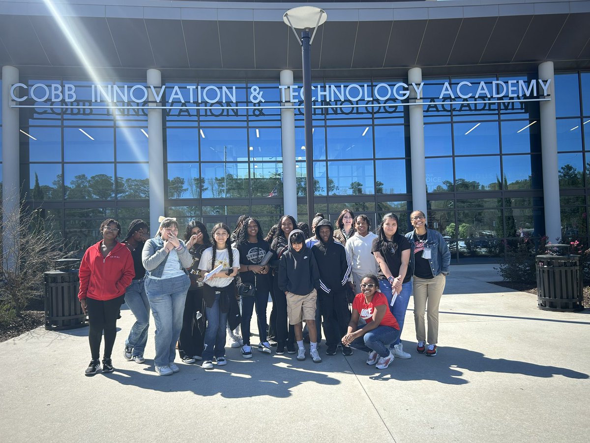 L.Alexander tweet media