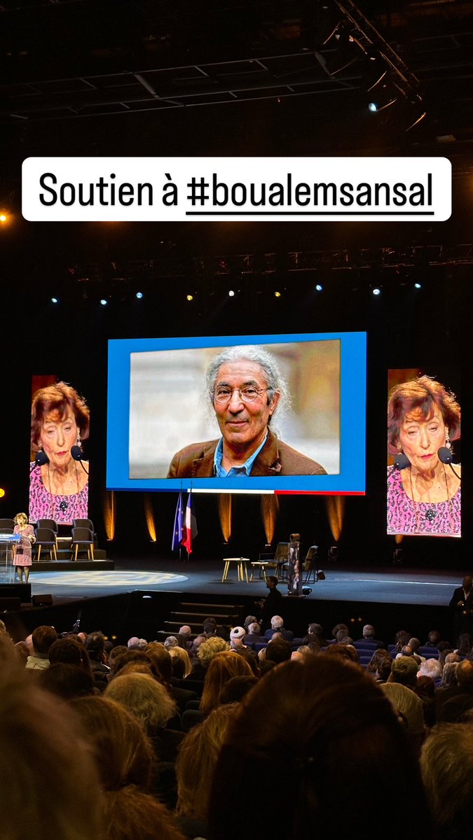 ovial's tweet image. Beaucoup de monde pour combattre l’islamisme qui menace la République et la France.

Hommage à #samuelpaty et total soutien #BoualemSansal