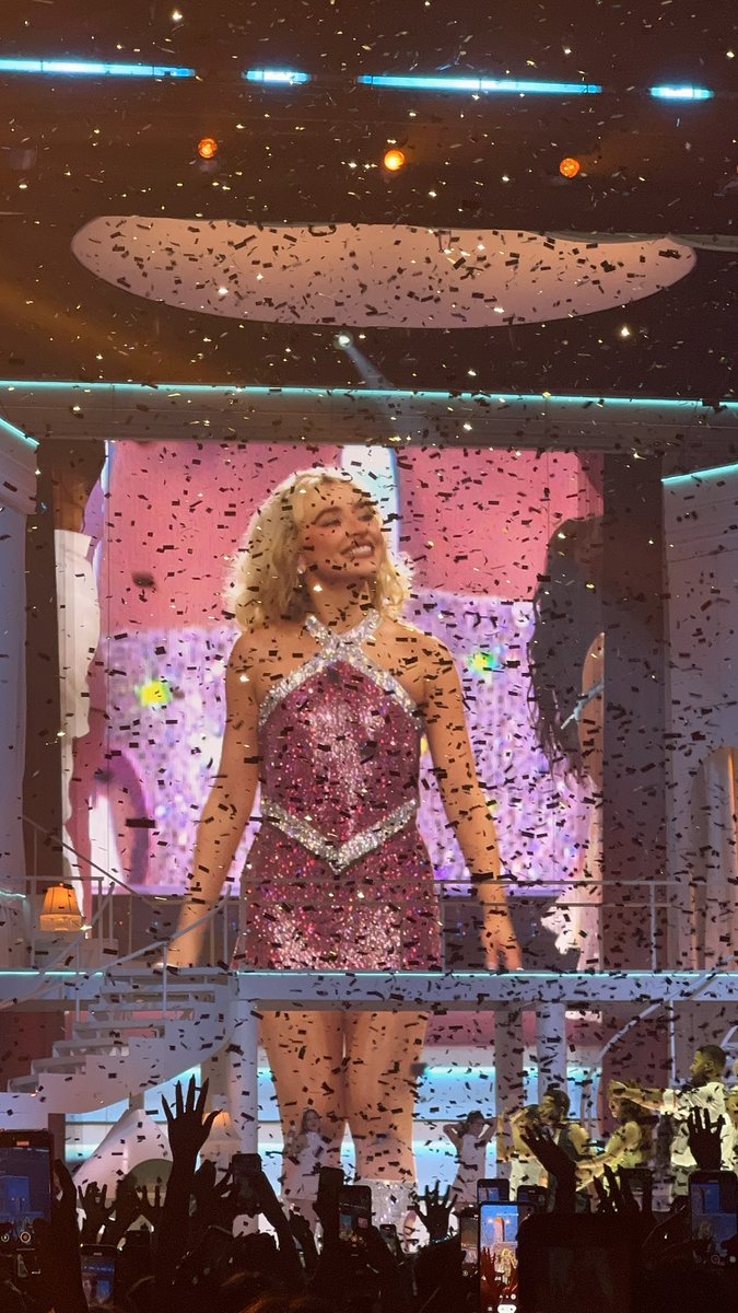 elisa 💙 tweet media