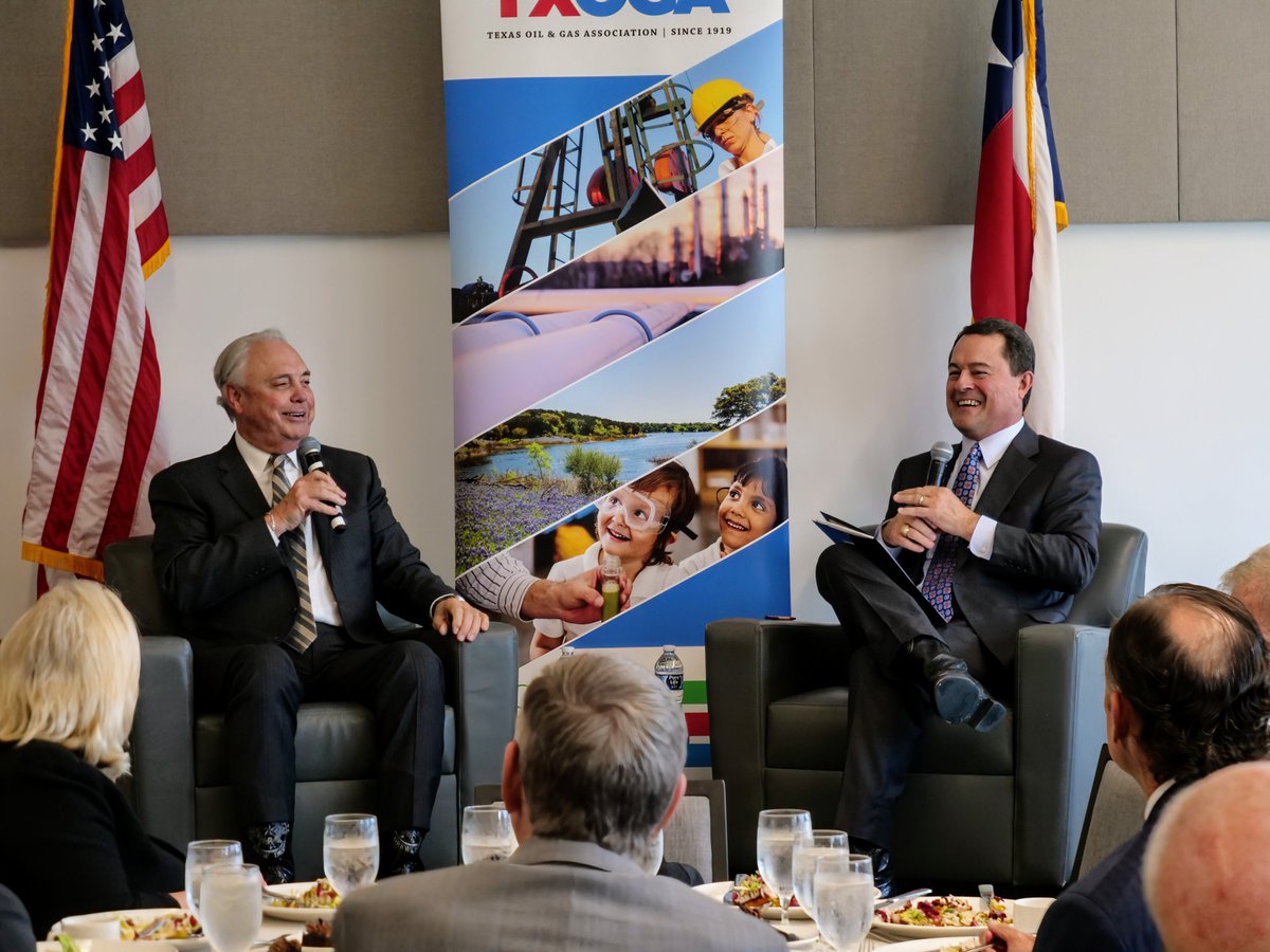 TXOGA's tweet photo. Earlier this week, TXOGA President @Todd_Staples was joined at our Association’s annual spring board luncheon by Chairman @DrewDarbyTX for a fireside chat, where they discussed important industry issues concerning mineral rights, produced water, orphaned and inactive wells, agency funding, and oilfield theft.
 
Thank you for your leadership Chairman Darby! Texas oil and natural gas directly employs almost 500,000 Texans and represents over 30% of the private sector Gross State Product.
 
#txlege #txenergy