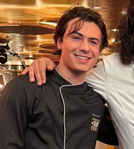 tempodicambi4re's tweet photo. il mio chef preferito, ti sei superato ⭐️ https://t.co/exWAhh5sQr
