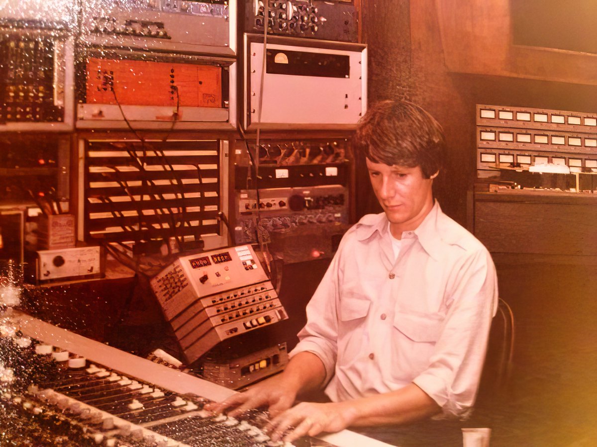 ArdentStudios's tweet photo. In 1970, Terry played a pivotal role in mixing and mastering Led Zeppelin's third studio album, Led Zeppelin III.  The band entrusted Terry with the crucial task of finalizing the album. https://t.co/uiqf4KyuoU