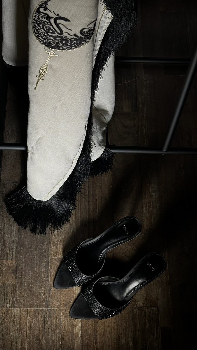 عليك يا سيـد الغرانيج مَرموق 
ثوب الجمال ابكامل الزين زهّـاك