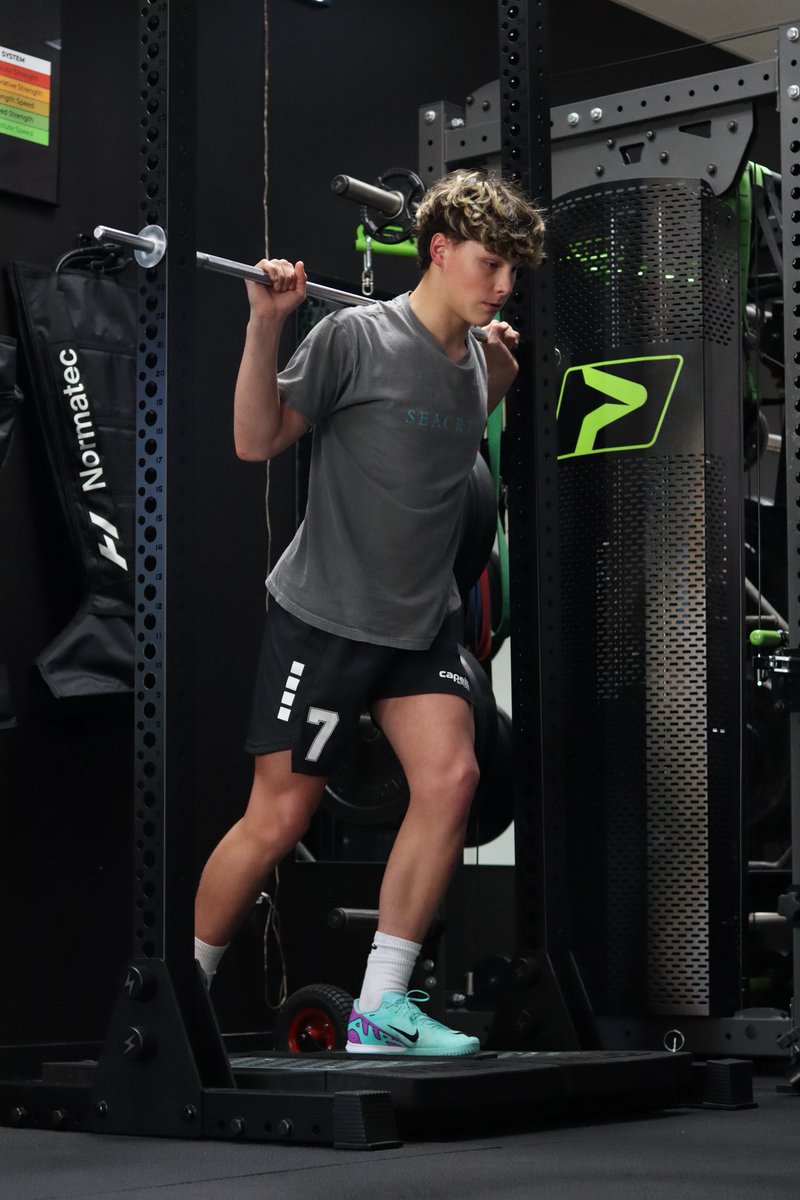 Run-Specific Knee Iso-Push: This is a safe way to apply maximal force to unlock Athletic Potential.

The Run-Specific Knee Iso-Push is a high-performance isometric test and training tool designed to assess and improve force production at key joint angles used in sprinting,