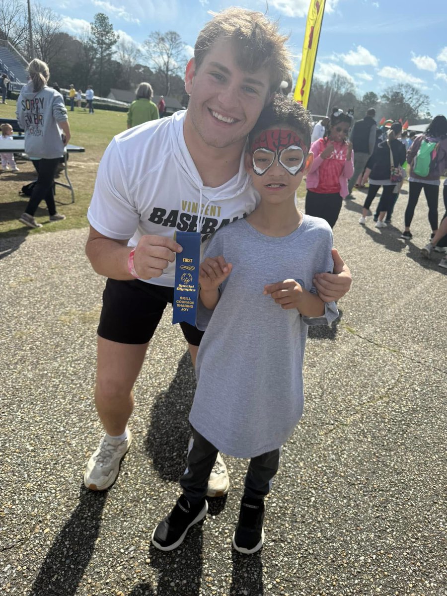 Grayson_Gulde's tweet image. Look at my boy Jayden!! Had a blast at the special Olympics!! Love you boy ❤️ @SpecialOlympics