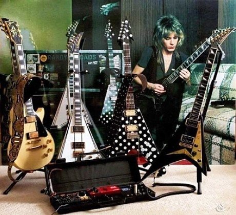 SukursalRock's tweet photo. Meanwhile in heaven...
#RandyRhoadsForever
#GuitarIcon #GuitarGod https://t.co/OUwH2Sgl4D