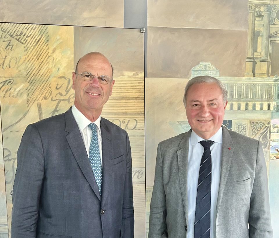 🇫🇷 Je me suis entretenu, hier, avec le ministre de l'Économie des Finances et de la Souveraineté industrielle et numérique de la France, <a href="/Eric_R_Lombard/">Eric Lombard</a>, sur plusieurs sujets d’enjeu crucial pour l’avenir économique de Toulouse et de la France.

📉 Nous avons abordé les efforts à