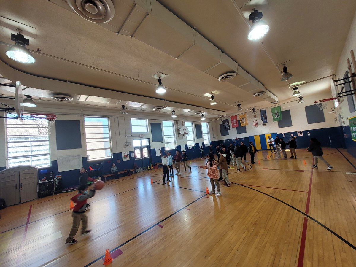 DallasPAL's tweet photo. Day 2 of #PALHoops at @urbanparkes was amazing! Students explored the meaning of respect and learned the basics of the give and go in basketball. Great work today, everyone! https://t.co/W8i5ecm3lg