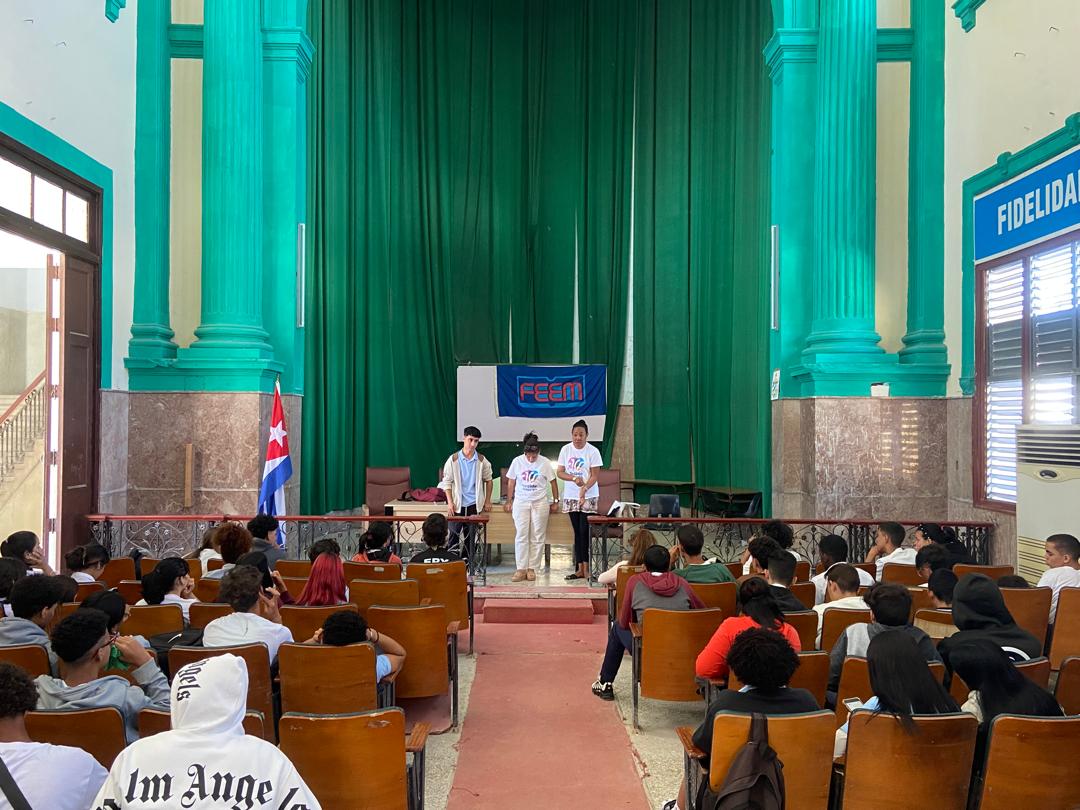 YermanisMatos's tweet photo. Hoy nuestro municipio diez de octubre participó en el taller de pro-salud de la FEEM donde tuvimos un intercambios con el centro de ITS de nuestro municipio y doctores especializados donde profundizamos el tema de las drogas y las enfermedades de trasmitión sexual @lisaracorona1 https://t.co/QgEXUV1joL