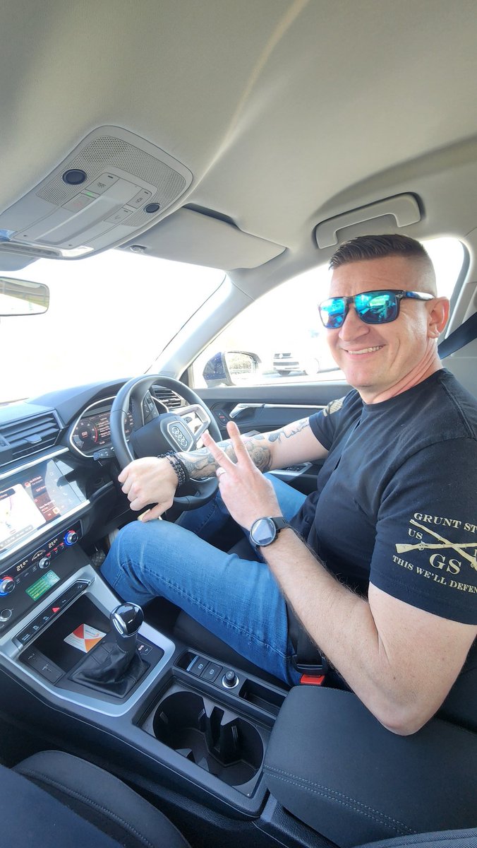 Greetings from always green Ireland 🇮🇪 
Driving on the right side- no sweat 😁