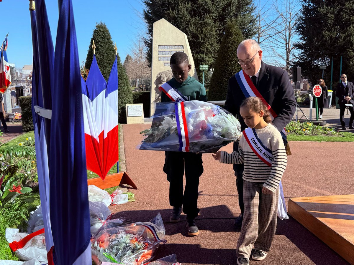 À <a href="/VilledeDrancy/">Ville de Drancy</a> avec <a href="/AudeLagarde/">Aude Lagarde</a> Maire pour la journée nationale du souvenir et de recueillement à la mémoire des victimes civiles et militaires de la guerre d'Algérie et des combats en Tunisie et au Maroc