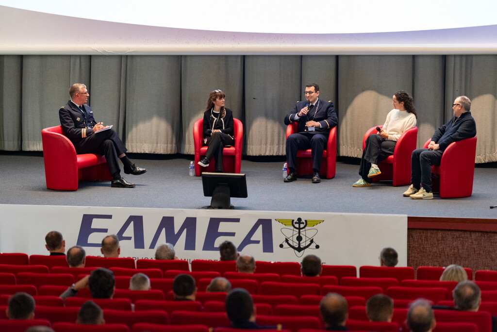 MarineNationale's tweet photo. #EAMEA | Journées sciences techniques nucléaires pour l’École atomique à Cherbourg avec pour thème "Sciences et techniques nucléaires : quelle place pour le jeu ?" La marine est un acteur central sur les questions du nucléaire et des avancées pédagogiques @DGA @Armees_Gouv https://t.co/eYbn6HiGrR