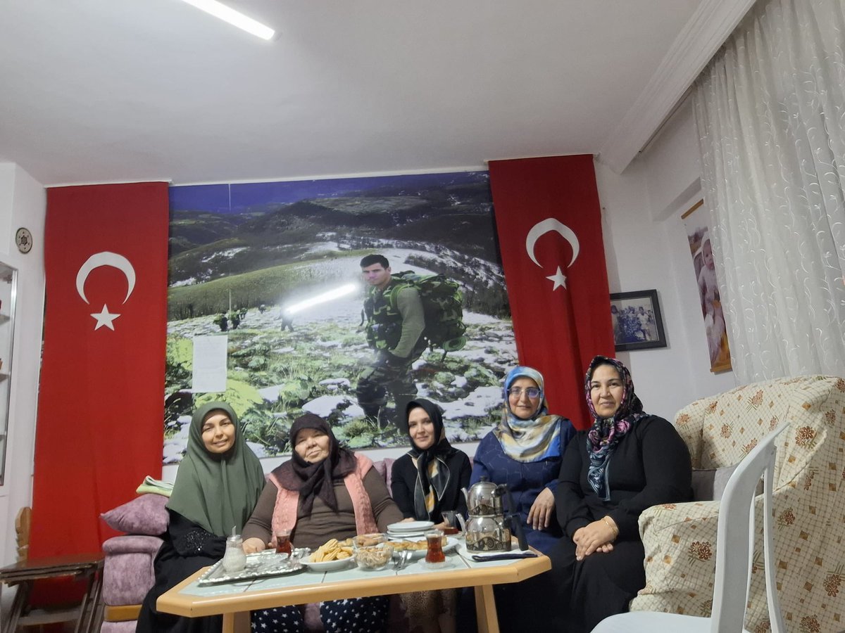 Bu Akşam İftara  Şehit Coşkun Nazilli’nin Annesine Konuk Oldum. Allah Bu Vatan İçin Toprağa Düşmüş Şehitlerimizden Razı Olsun.

<a href="/AKKADINGM/">AK Parti Kadın Kolları</a>  <a href="/tugbaisikercan/">Tuğba IŞIK ERCAN</a> 
<a href="/alicetin_07/">Ali Çetin</a> <a href="/akpartiantalya7/">AK Parti Antalya</a> 
<a href="/GlinZboz/">Gülçin Özboz🇹🇷🇹🇷</a> <a href="/akkadinantalya/">AK Kadın Antalya</a>  
<a href="/mehmetsarani/">Mehmet Şarani Tavlı</a> <a href="/akpartialanya07/">Akpartialanya07</a> <a href="/FatmaAnlgan1/">Fatma Anılgan</a>