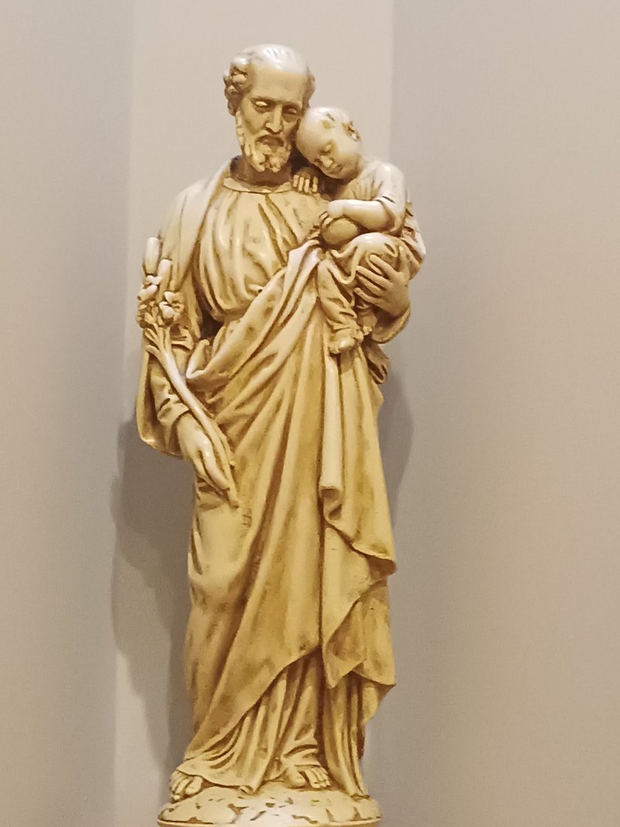 José dulcísimo y Padre amantísimo de mi corazón, a tí te elijo como mi protector en vida y en muerte; y consagro a tu culto este día, en recompensa y satisfacción de los muchos que vanamente he dado al mundo, y a sus vanísimas vanidades.