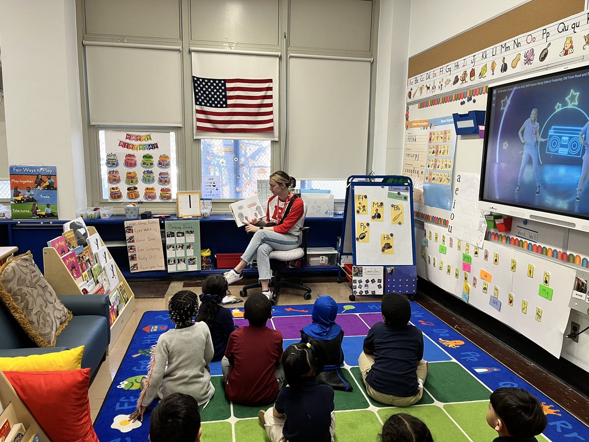 TheOfficeCARES's tweet image. For this years Read Across America, we partnered with schools across Newark and Irvington. This event promoted literacy, community engagement, and mentorship while fostering a love for reading among young learners! Thank you to everyone who participated!📚📖