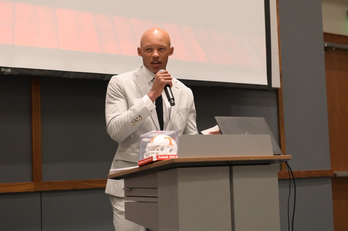 Thank you to the alumni who returned to Rocky Top for First-Gen Alumni Networking Night!

The event, open to all students, allowed for the opportunity to connect with UT alumni who are passionate about fostering community and inspiring the next generation.