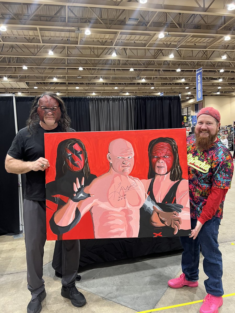 PaintByPeaches's tweet photo. @KaneWWE thank you for one of the coolest interactions I have had with a @WWE wrestler!!! https://t.co/7uTvH0bcqT