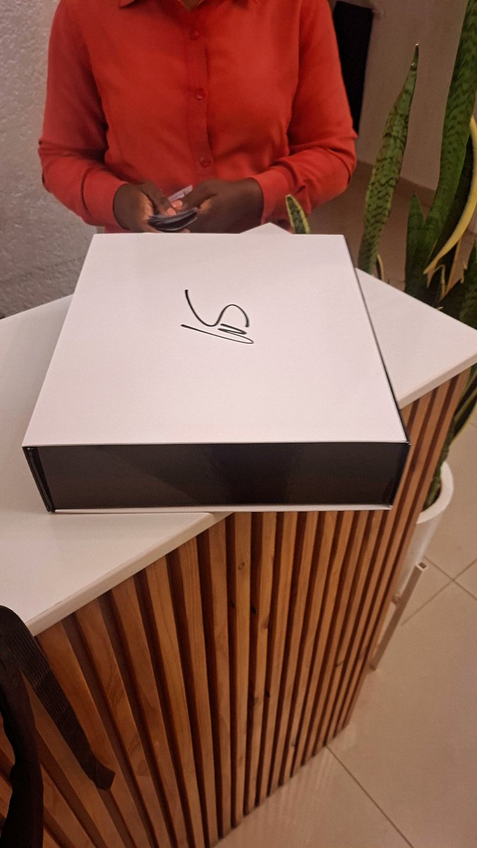 mugisha jessy (@mugishajessy) on Twitter photo Ran to <a href="/soniamugabo/">Sonia Mugabo</a> & got the last ni wowe shirt...wouldve gotten the last PK one too had it been in black..the lady kept asking me if i was sure i wanted to buy it cuz its too big i was like i dont care..push come to shove i will wear it like a westafrican aunty's boubou đ€ Ran to <a href="/soniamugabo/">Sonia Mugabo</a> & got the last ni wowe shirt...wouldve gotten the last PK one too had it been in black..the lady kept asking me if i was sure i wanted to buy it cuz its too big i was like i dont care..push come to shove i will wear it like a westafrican aunty's boubou đ€