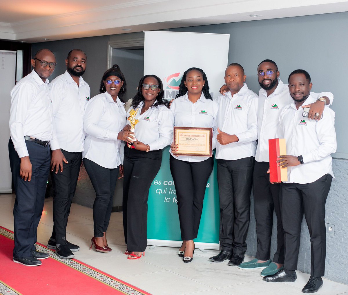 Cimentcameroun's tweet photo. Cimencam a été honorée lors de la prestigieuse cérémonie des FOCACO Awards le 1️⃣4️⃣ mars dernier à Douala, organisée par la Fondation Camerounaise des Consommateurs (FOCACO).

#Cimencam #RemiseDePrix #Satisfaction #FOCACO #Ciment https://t.co/XEeCEieC6z