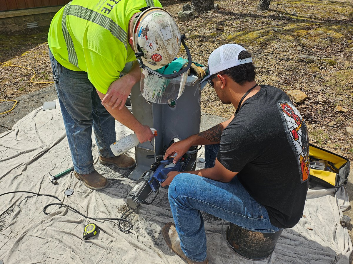 SBRITE_Center's tweet photo. S-BRITE is proud to have provided hands-on #training for @myARDOT maintenance staff on effective #steel #bridge retrofits! From crack arrest holes to constraint-induced fracture repairs, this training equips teams with practical retrofit skills #SteelBridges #Retrofits https://t.co/jX0wG2N7gp