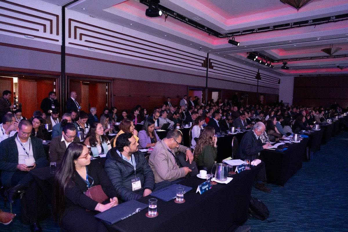 Sas_Colombia's tweet image. ¿Cómo están redefiniendo los datos el panorama empresarial y el sector público?  En #HelloDataColombIA, @RodrigoTorresRT (@ValoraAnalitik) moderó una conversación imperdible con Carlos Saith (@Bancolombia) y Tony Samir Peña (@DIANColombia) sobre decisiones basadas en datos.